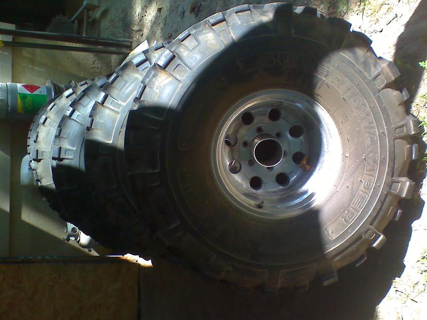 38.5x16 Swampers on 15x12 chevy/toyota 6 lug Eagle Allloys - VADriven